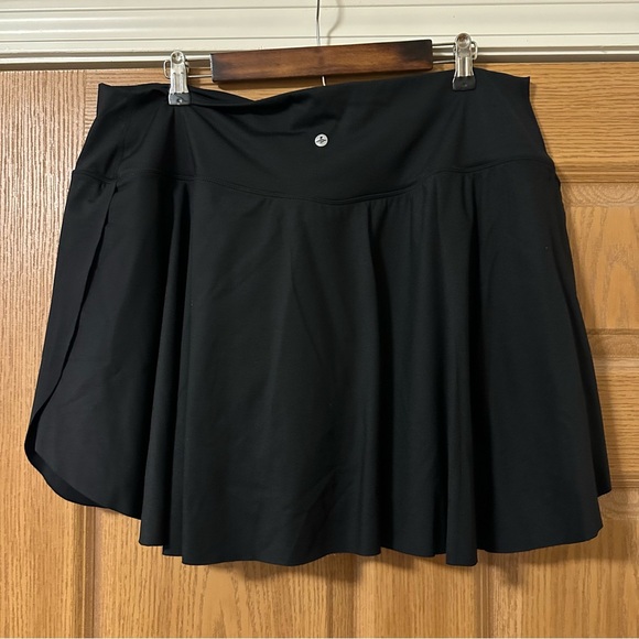 Halara Athleisure skirt - Picture 4 of 8